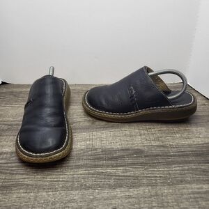 Dr. Martens 8805 Women’s size 4 Black Leather slip-on Clogs
